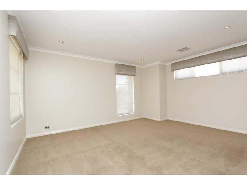 4A Burns Avenue, Yokine WA 6060