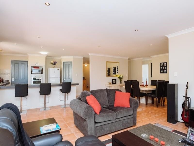 15 Menmuir Place, Bayswater WA 6053