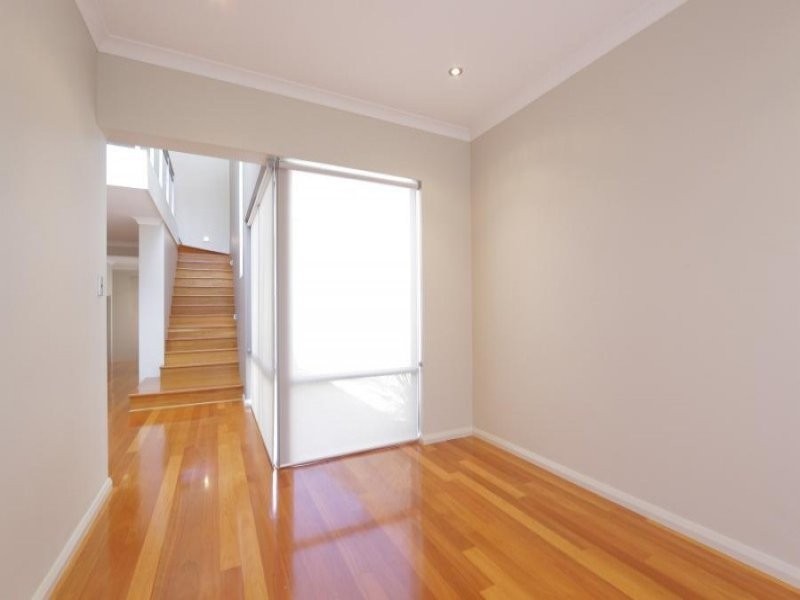 4A Burns Avenue, Yokine WA 6060