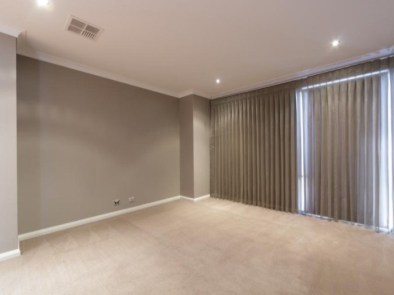 4A Burns Avenue, Yokine WA 6060