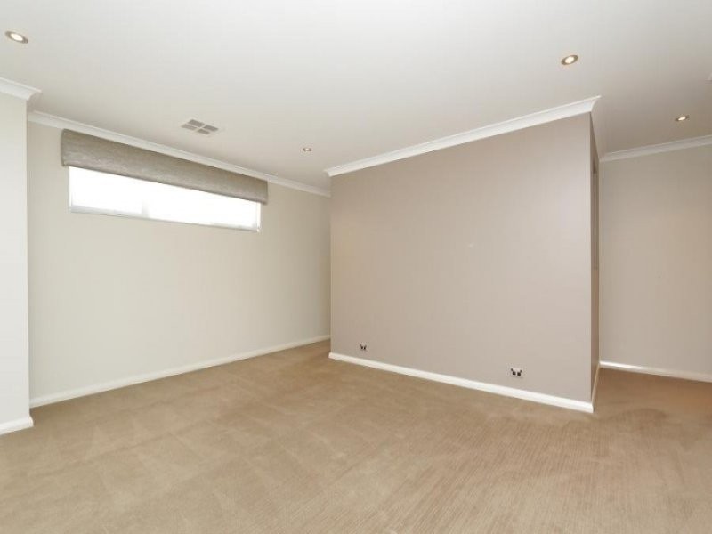 4A Burns Avenue, Yokine WA 6060
