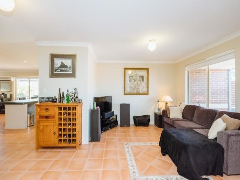 15 Menmuir Place, Bayswater WA 6053