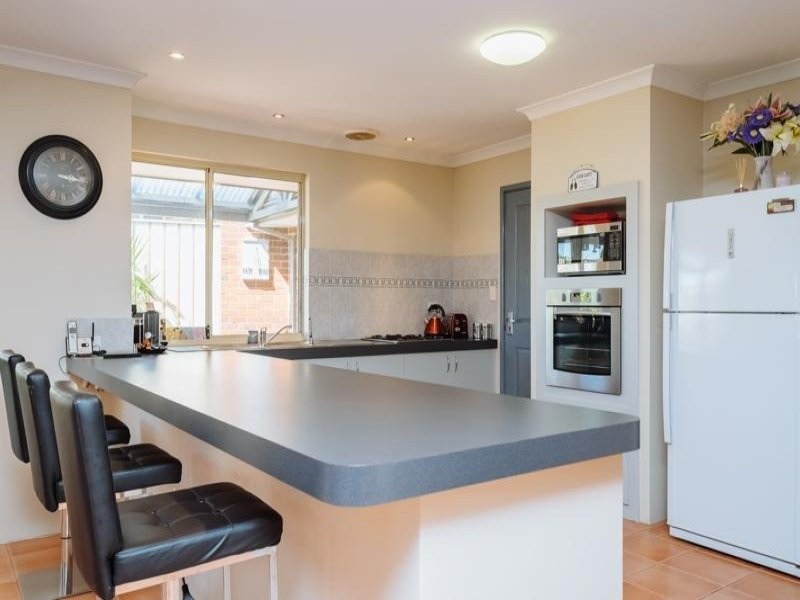 15 Menmuir Place, Bayswater WA 6053