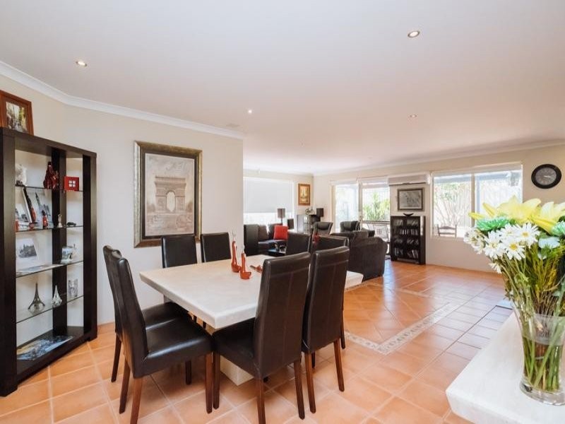 15 Menmuir Place, Bayswater WA 6053