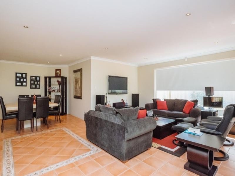 15 Menmuir Place, Bayswater WA 6053