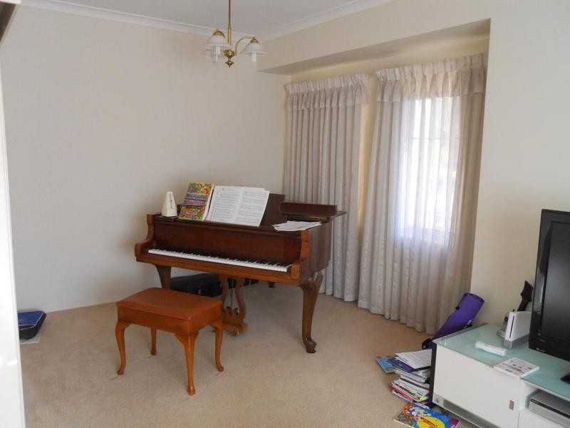 2 Kings Row, Mount Claremont WA 6010