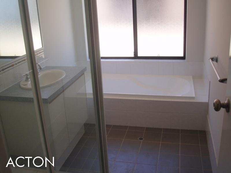 6 Galileo Avenue, Tapping WA 6065