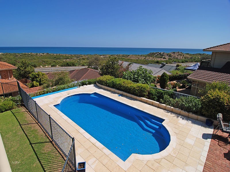 16 Couragous Place, Ocean Reef WA 6027