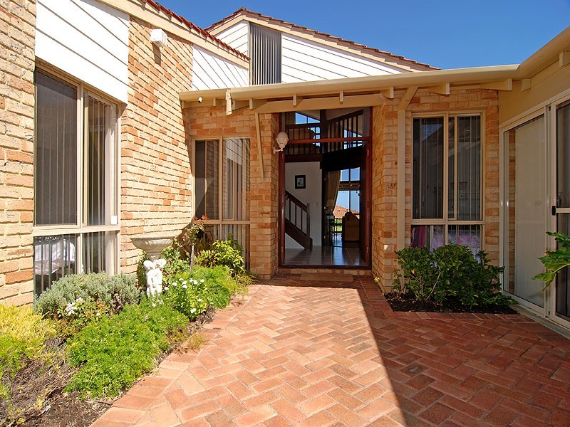 16 Couragous Place, Ocean Reef WA 6027