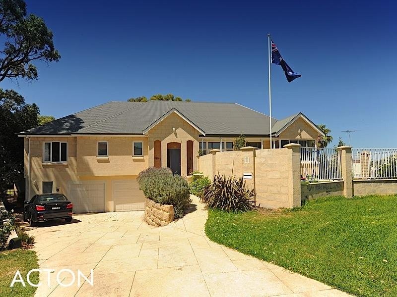 11 Dodonia Gardens, City Beach WA 6015