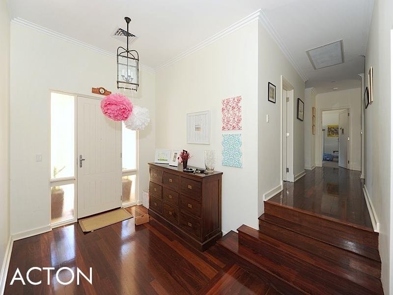 11 Dodonia Gardens, City Beach WA 6015