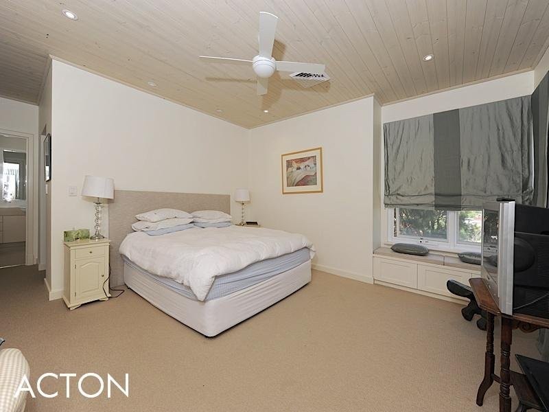 11 Dodonia Gardens, City Beach WA 6015