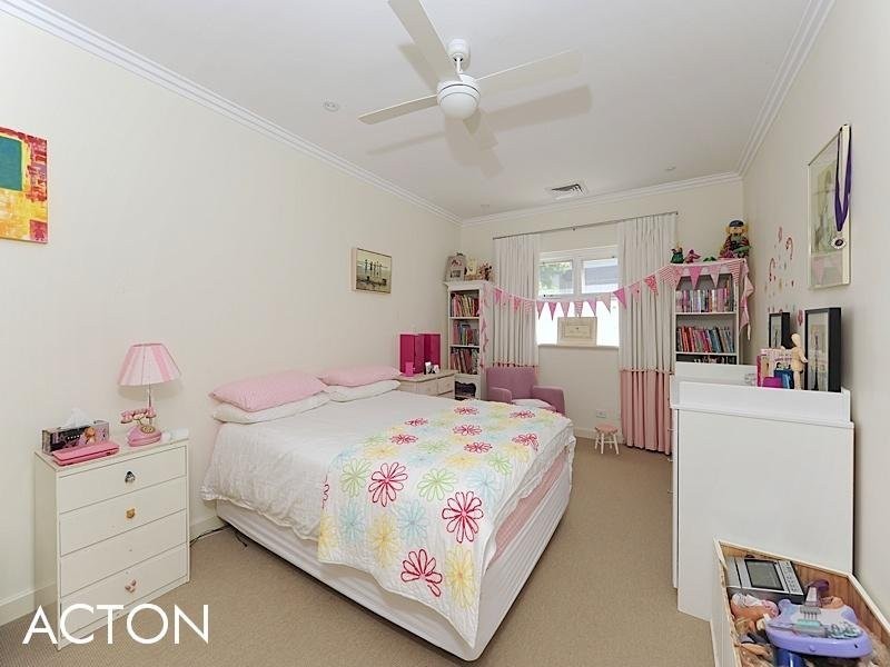 11 Dodonia Gardens, City Beach WA 6015