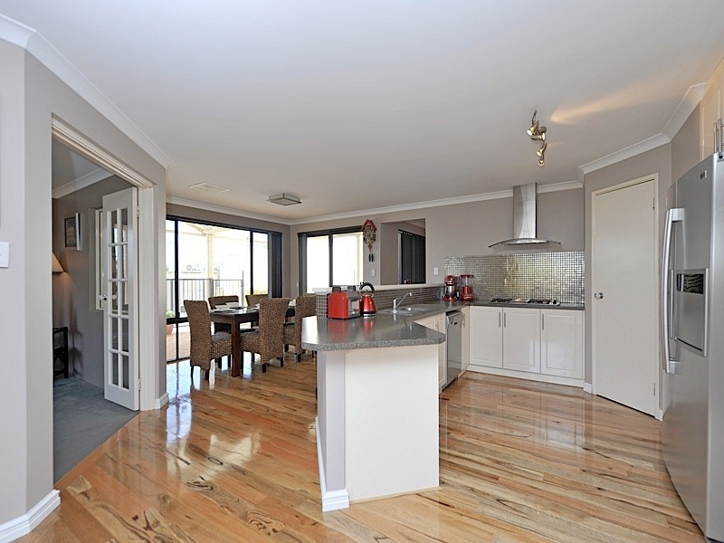 26 WOODLEA Crescent, Joondalup WA 6027