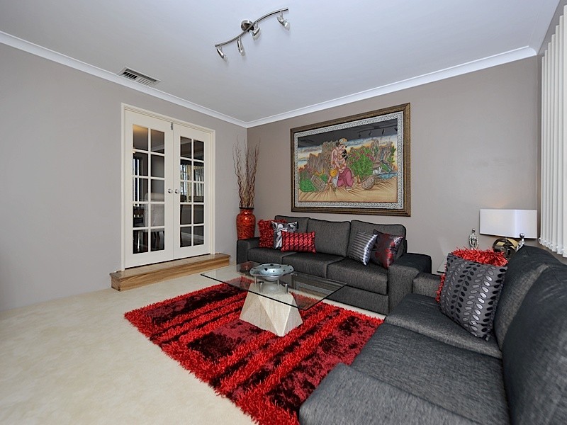 26 WOODLEA Crescent, Joondalup WA 6027