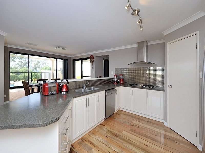 26 WOODLEA Crescent, Joondalup WA 6027