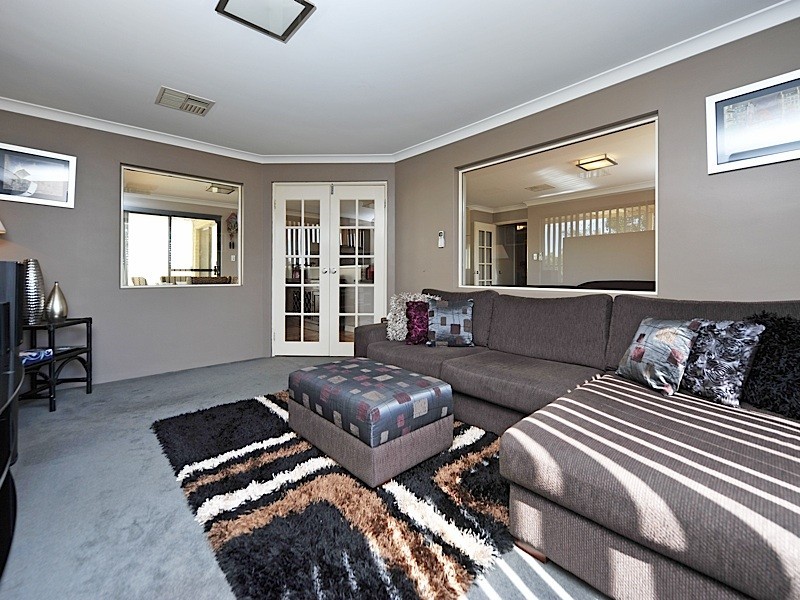 26 WOODLEA Crescent, Joondalup WA 6027