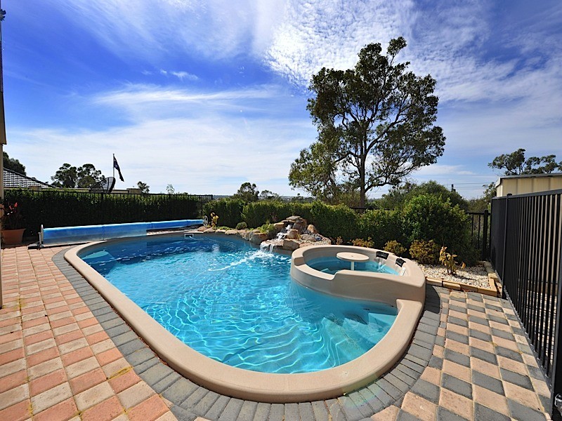 26 WOODLEA Crescent, Joondalup WA 6027