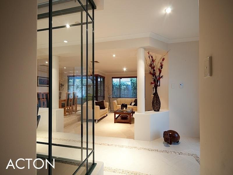 2 Graton Loop, Iluka WA 6028