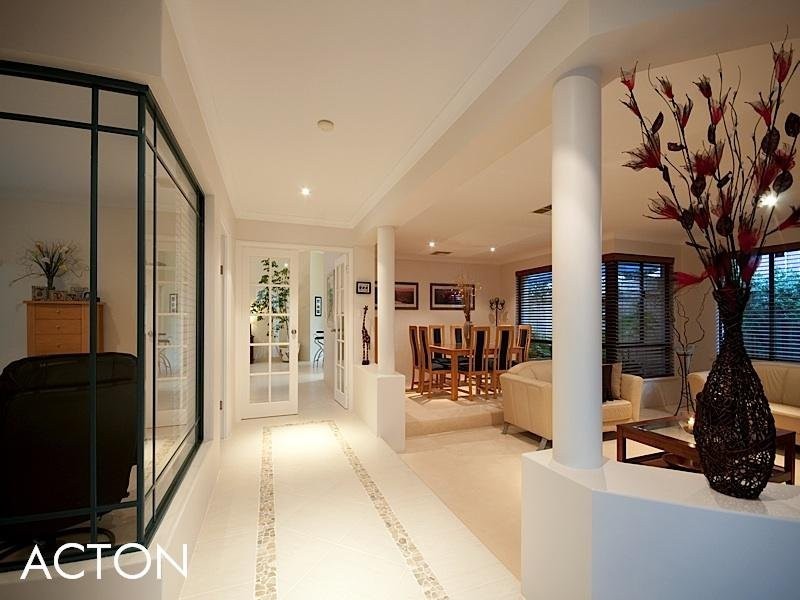 2 Graton Loop, Iluka WA 6028