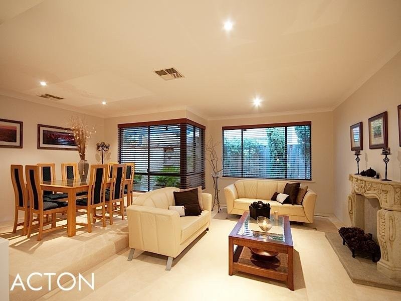 2 Graton Loop, Iluka WA 6028