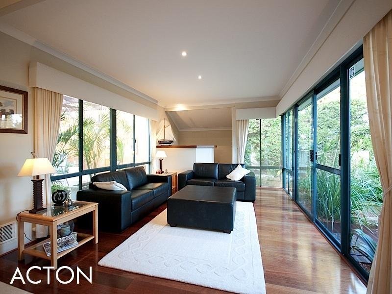 2 Graton Loop, Iluka WA 6028