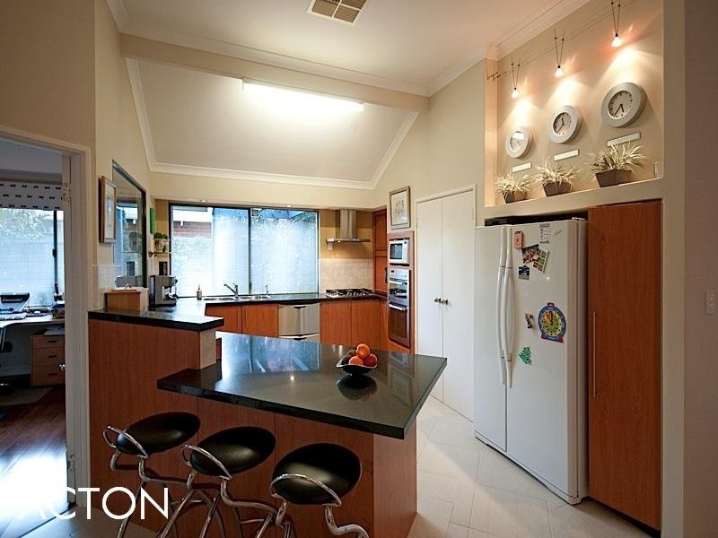 2 Graton Loop, Iluka WA 6028