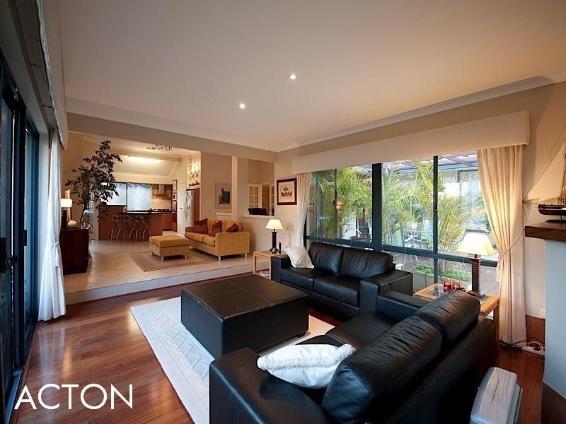 2 Graton Loop, Iluka WA 6028