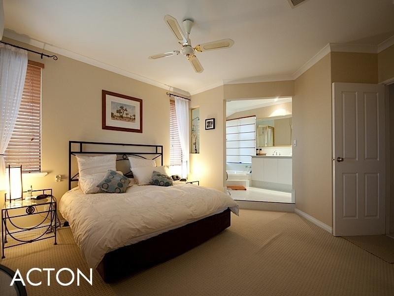 2 Graton Loop, Iluka WA 6028