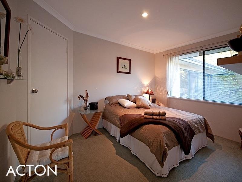 2 Graton Loop, Iluka WA 6028