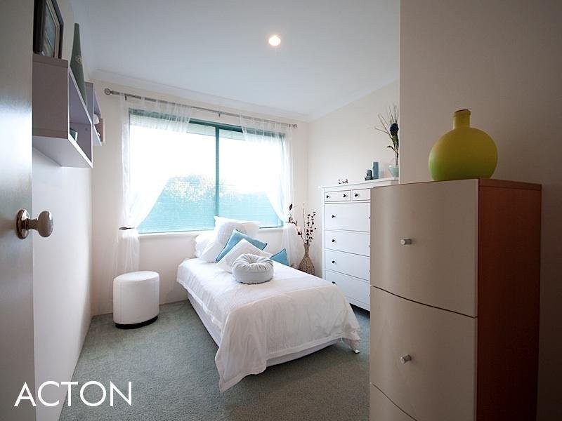 2 Graton Loop, Iluka WA 6028