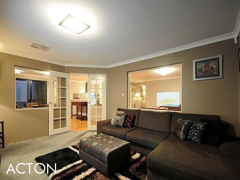 26 Woodlea Crescent, Joondalup WA 6027