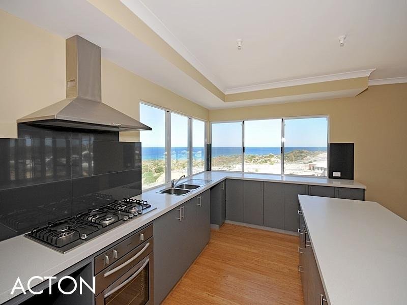 8 Knoll Rise, Yanchep WA 6035