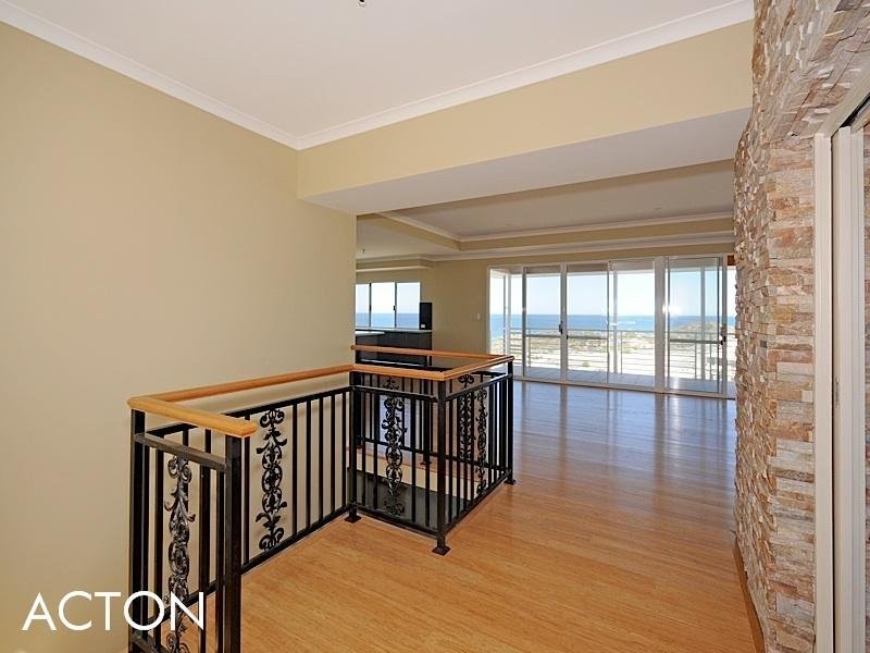 8 Knoll Rise, Yanchep WA 6035