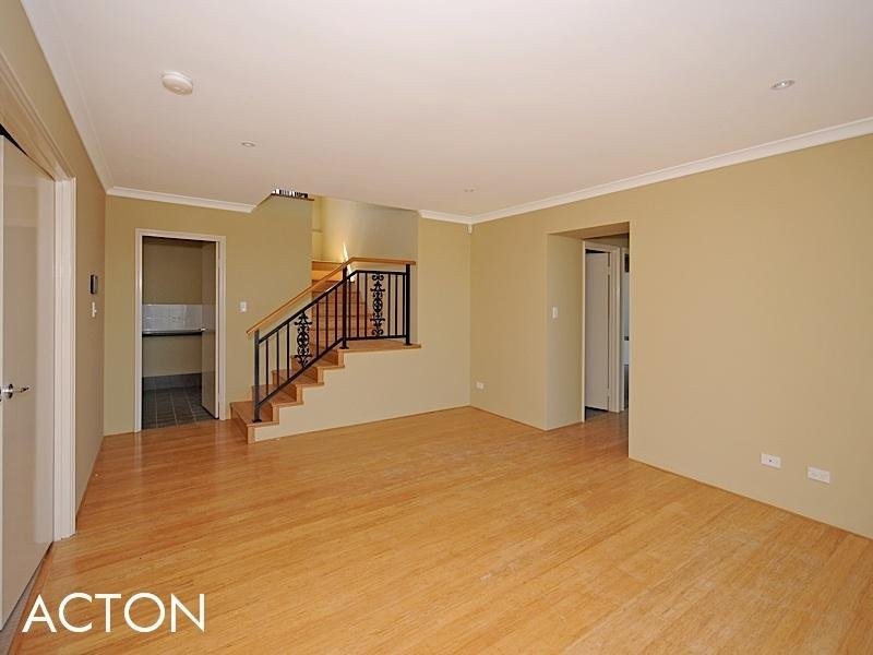 8 Knoll Rise, Yanchep WA 6035