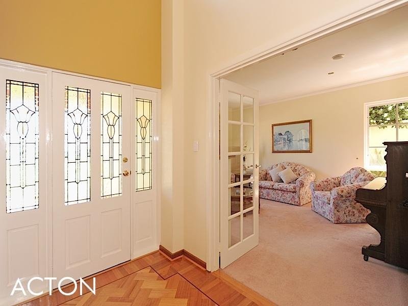 10 Donegal Road, Floreat WA 6014