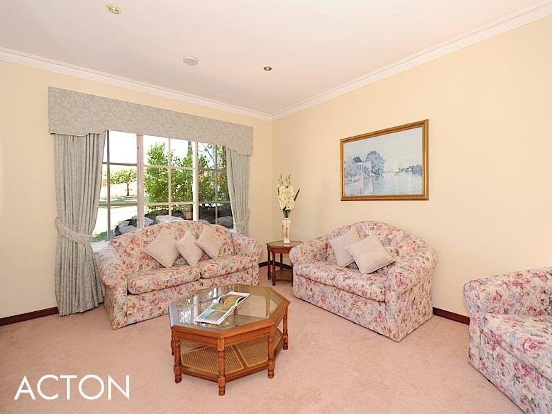 10 Donegal Road, Floreat WA 6014