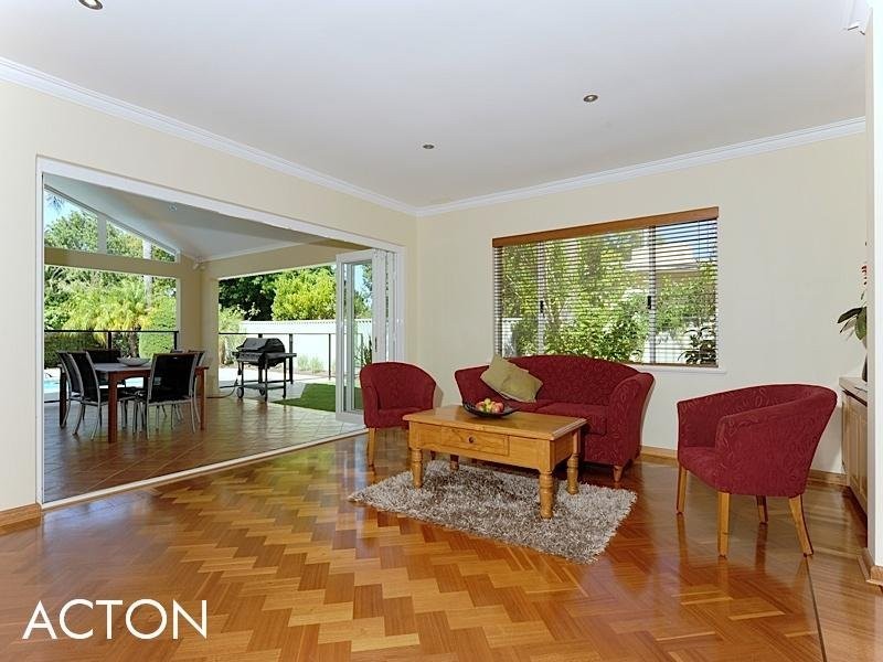 10 Donegal Road, Floreat WA 6014