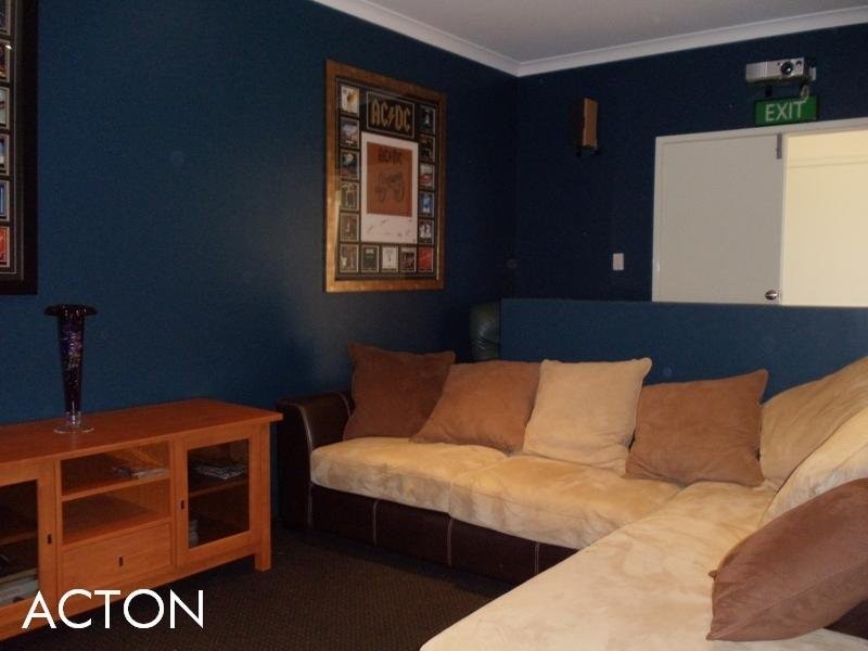 32 Beachside Parade, Yanchep WA 6035