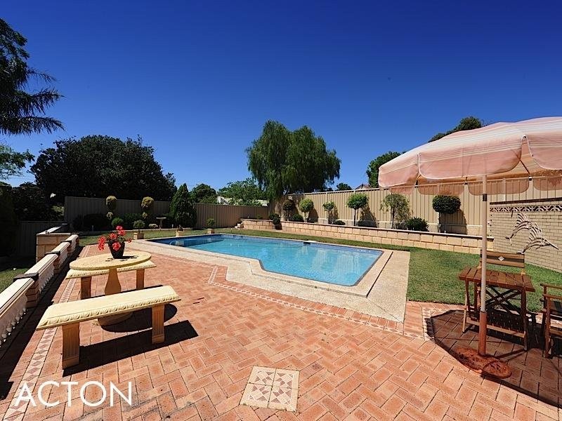 10 DUNBLANE Road, Floreat WA 6014