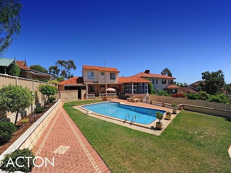 10 DUNBLANE Road, Floreat WA 6014