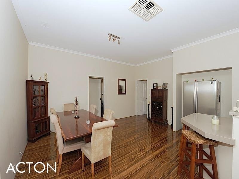 8 Topanga Pass, Iluka WA 6028