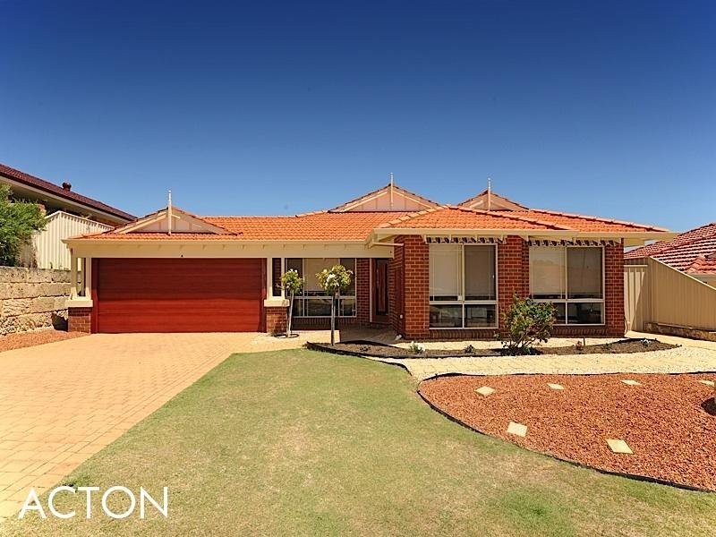 8 Topanga Pass, Iluka WA 6028