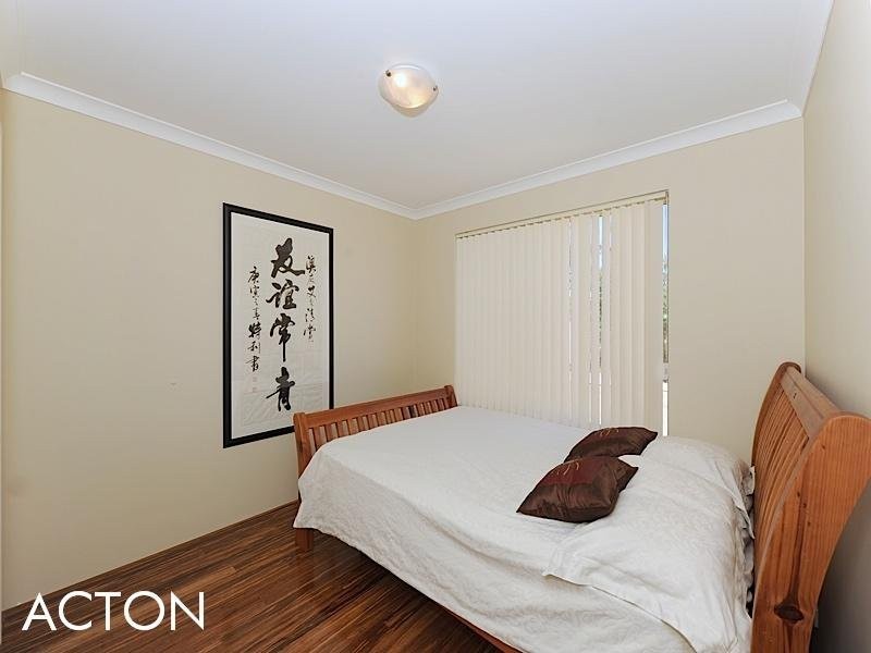 8 Topanga Pass, Iluka WA 6028