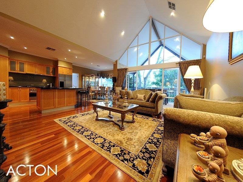 10 LIFFORD Road, Floreat WA 6014