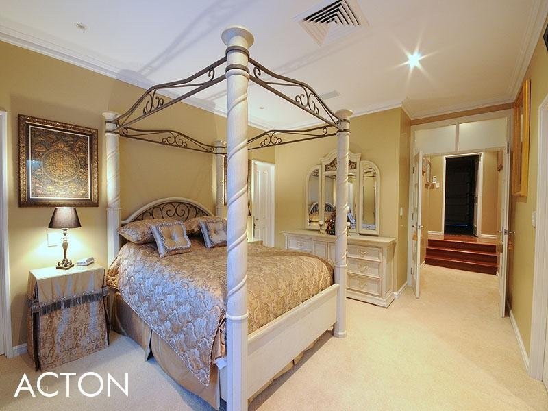 10 LIFFORD Road, Floreat WA 6014