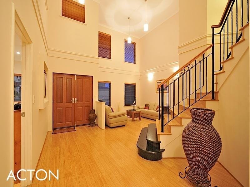 42 Romano Crescent, Iluka WA 6028