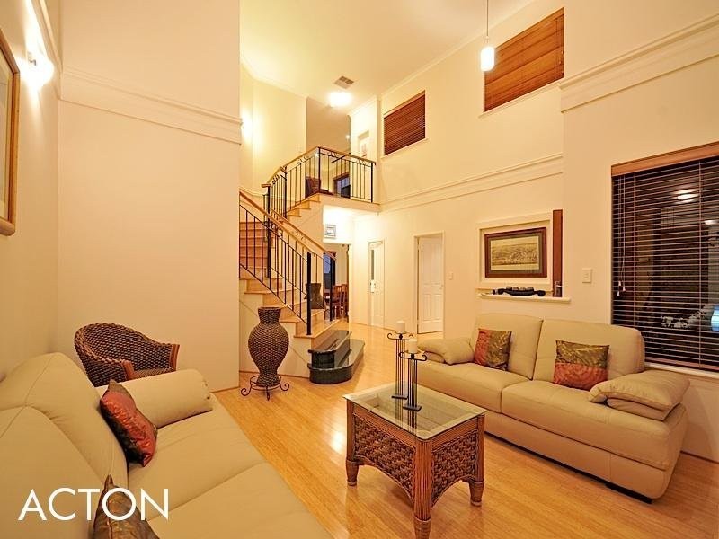 42 Romano Crescent, Iluka WA 6028