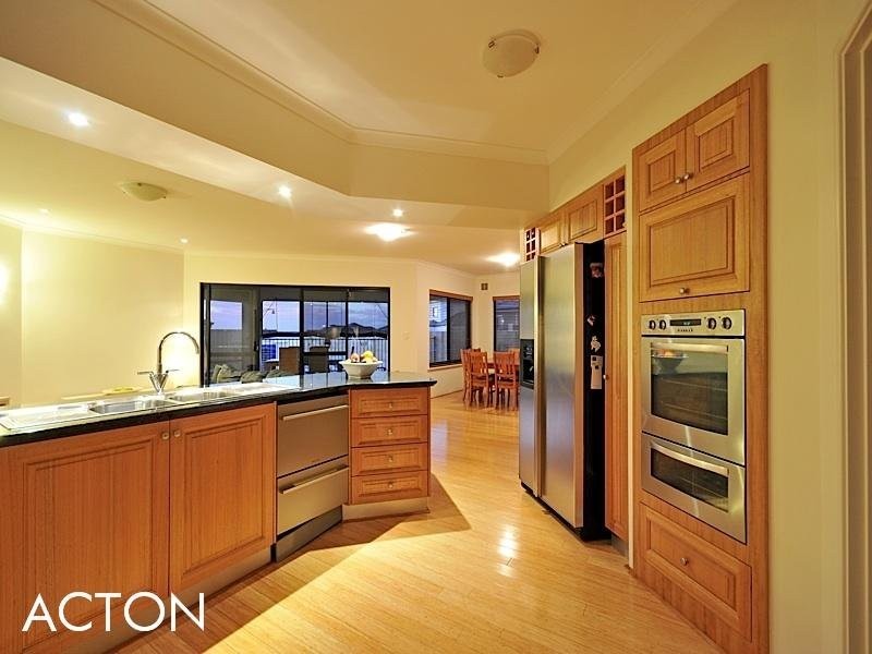 42 Romano Crescent, Iluka WA 6028