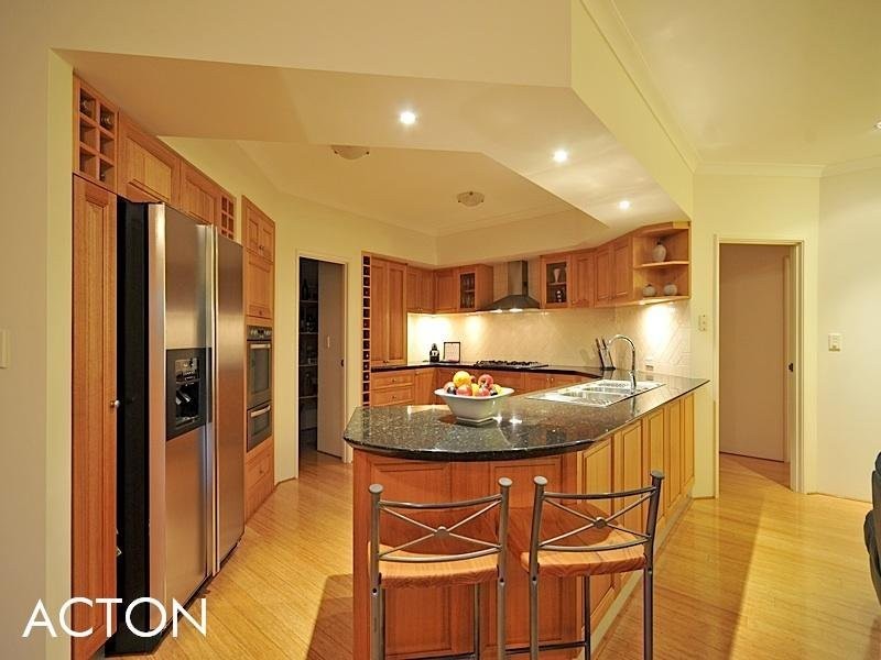 42 Romano Crescent, Iluka WA 6028